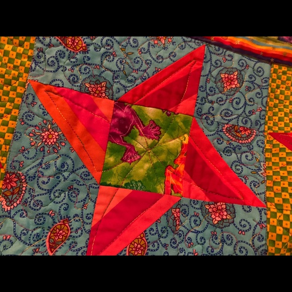 Beautiful handmade crib quilt or wall hanging - Picture 7 of 11